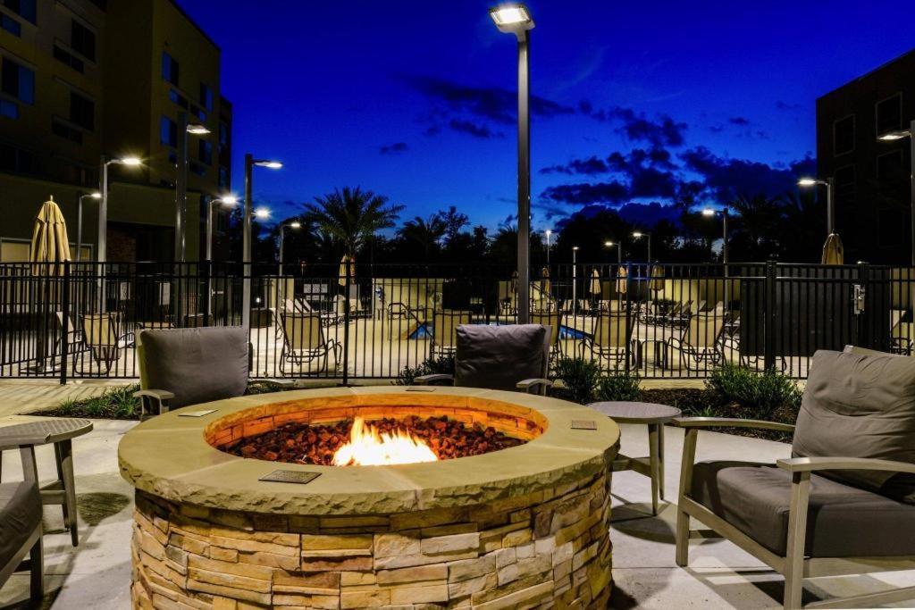Courtyard Lake Charles Exteriér fotografie